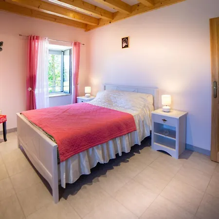 Maison Campagnarde Renovee Pres Du Mont Deveze Avec Jardin