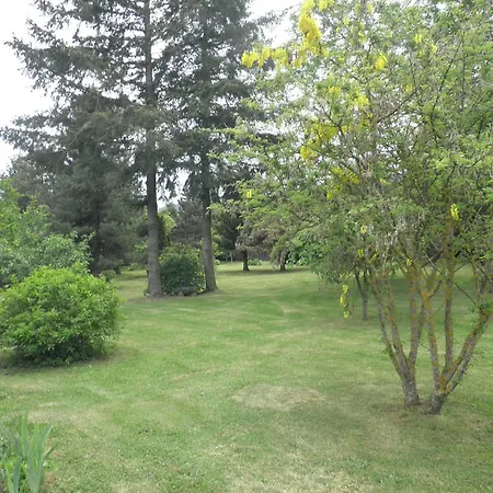 Holiday home Maison Campagnarde Renovee Pres Du Mont Deveze Avec Jardin